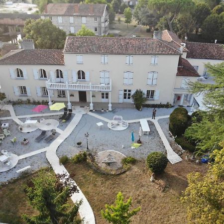 Le Clos Des Cedres B&B Ла-Рошфуко Экстерьер фото