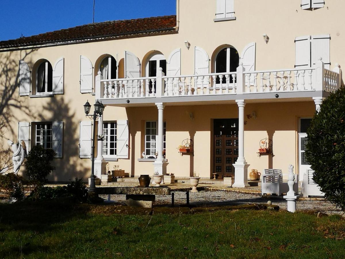 Le Clos Des Cedres B&B Ла-Рошфуко Экстерьер фото