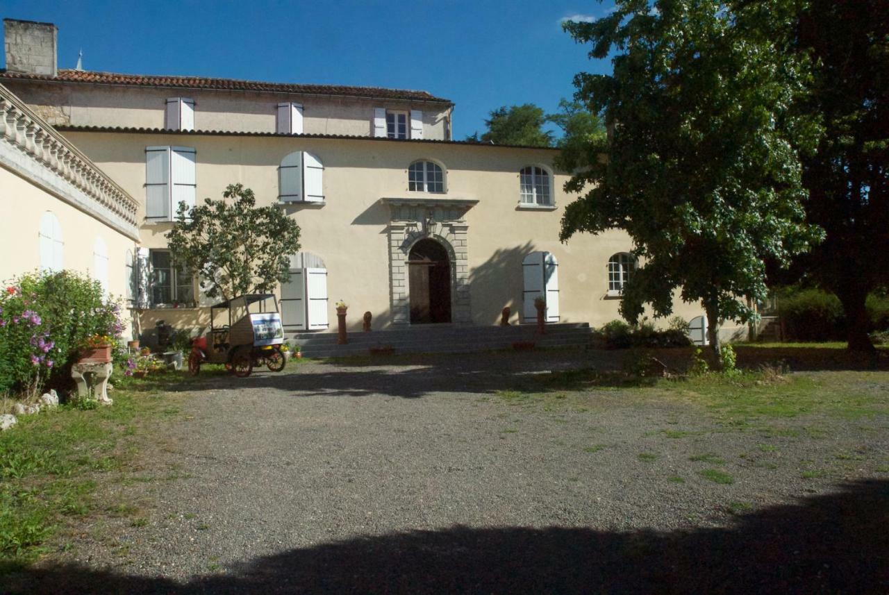 Le Clos Des Cedres B&B Ла-Рошфуко Экстерьер фото