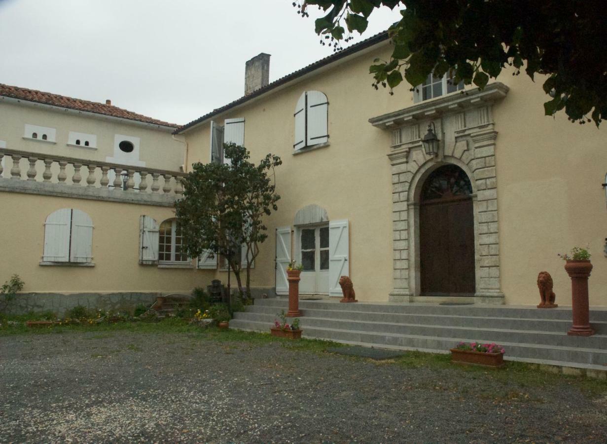 Le Clos Des Cedres B&B Ла-Рошфуко Экстерьер фото